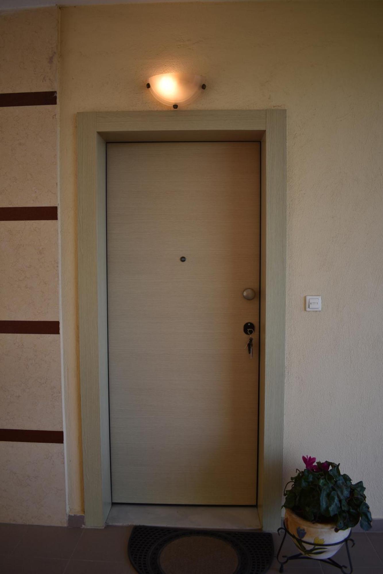 Small Apartment, Great View! ヴェリア エクステリア 写真