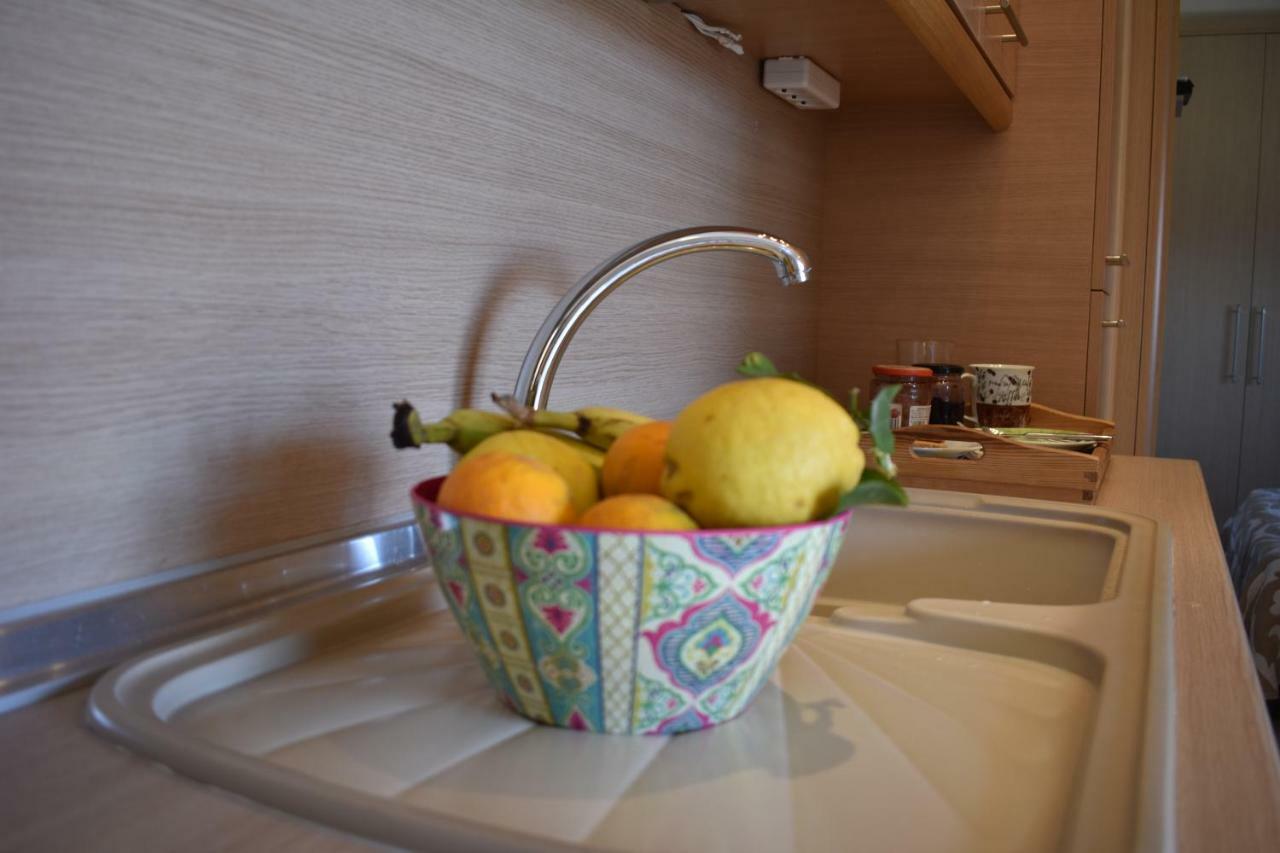 Small Apartment, Great View! ヴェリア エクステリア 写真